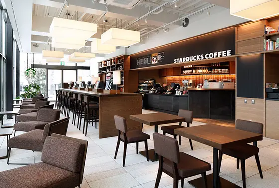 店内のスタバでゆっくり