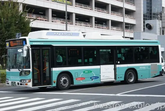 ターミナル間の移動は シャトルバスで