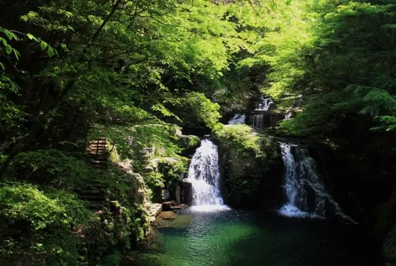 春の四十八滝