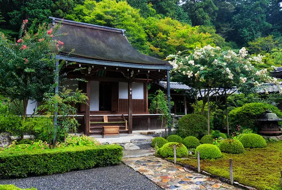 本堂は 比較的新しい