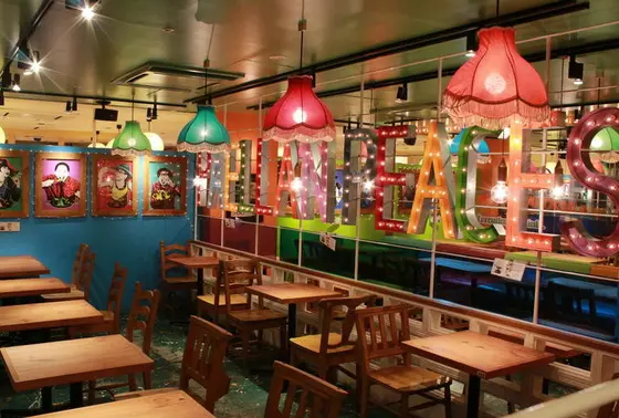 カラフルな店内