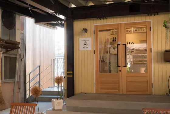 眼鏡屋さんの2階へ上がるとカフェが🍀