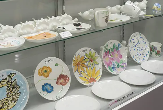 食器の展示