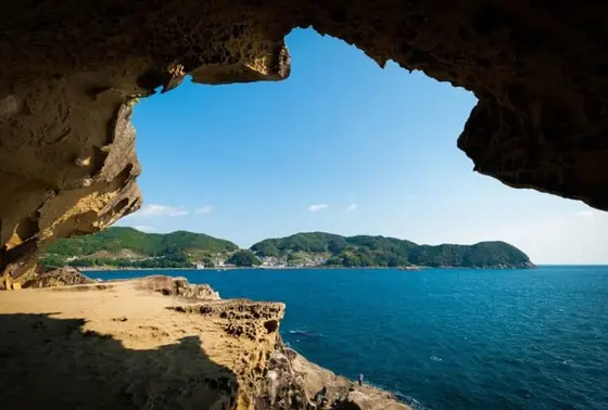 海食洞の数々