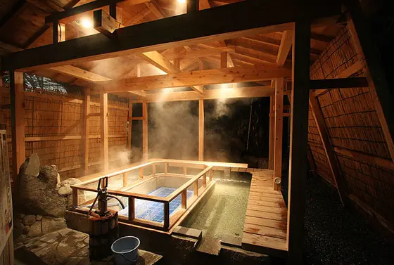 薬師の足湯