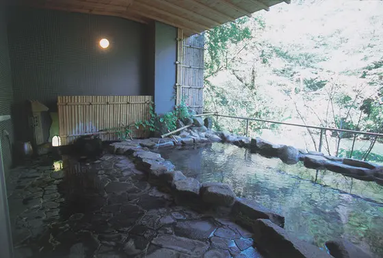温泉で癒される。