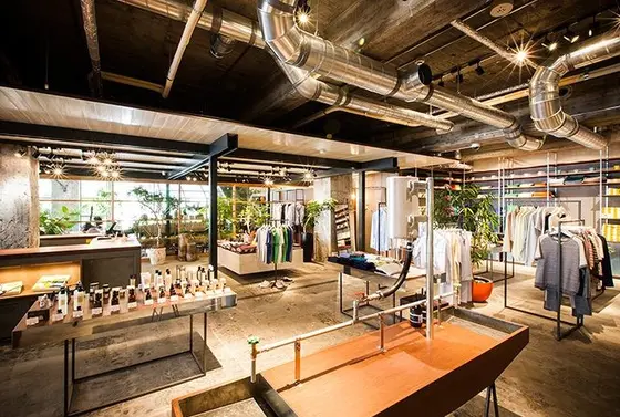 緑溢れた店内