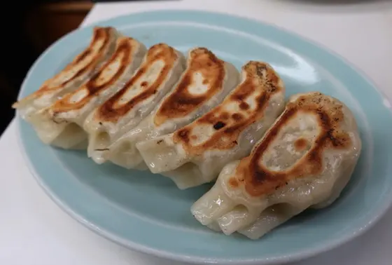餃子6個　200円