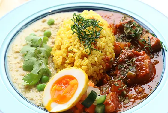 淡路鶏＆淡路島ポークあいがけカレー　1,300円
