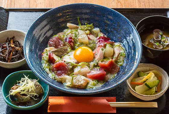 ぶっかけ海鮮丼がオススメ