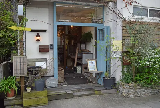 住宅街にひっそりと佇むお店。