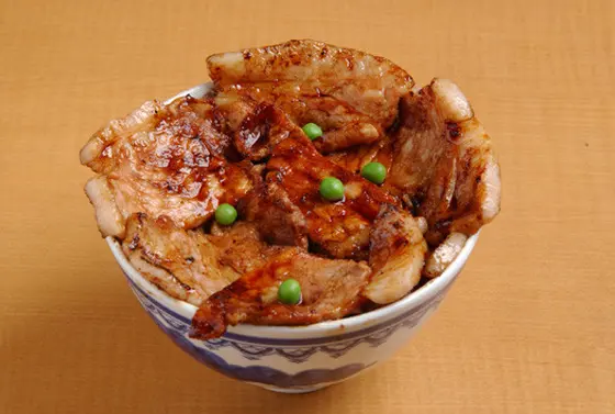 ぱんちょう豚丼