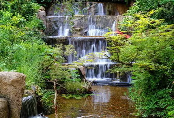 【石原和幸氏によるデザイン】