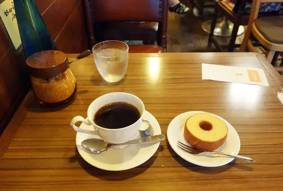 散歩の締めくくりは、本格コーヒーとバームクーヘンで