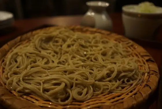お蕎麦は800円くらいかな…。