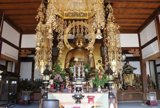 釈迦如来坐像