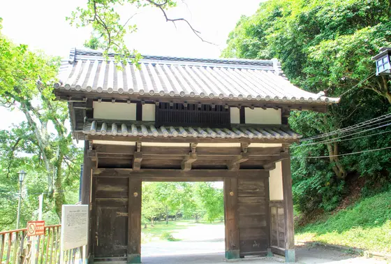名島門