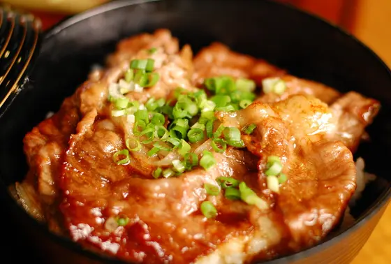 あか牛トロロ丼