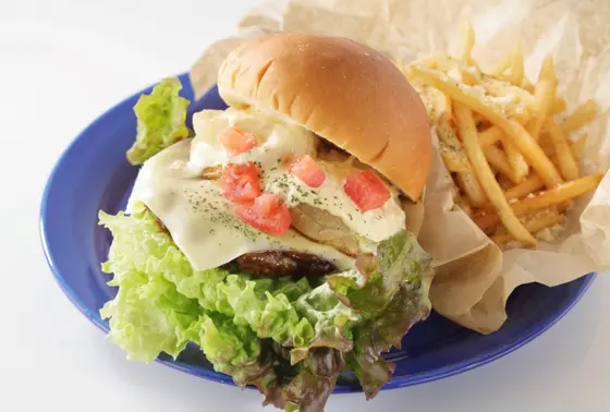 ミエレ淡路牛プレミアムグルメバーガー(ポテト付)　1,630円