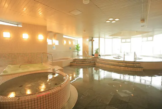 最後は天然温泉で！
