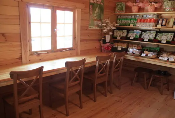 ログハウスの店内