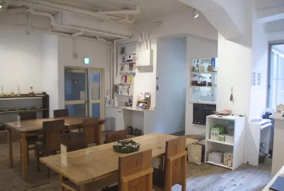 202 馬喰町ART+EAT / ギャラリー＋カフェ