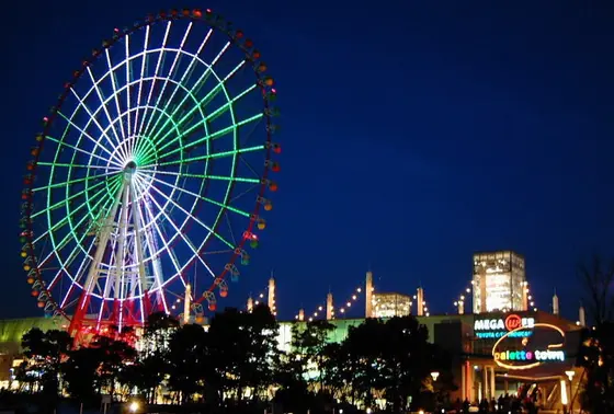 夜の観覧車もきれい☆