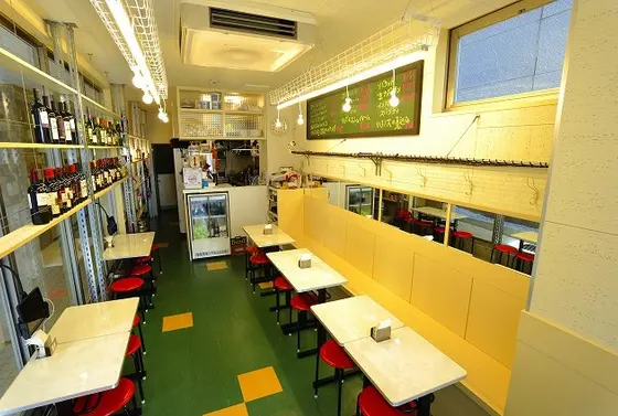 明るくカジュアルな感じ