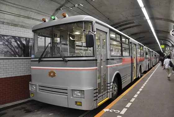 関電トンネルトロリーバス