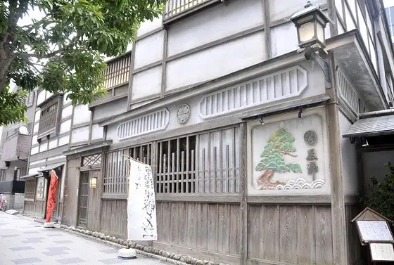 立派な佇まい