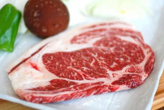 あか牛のステーキ