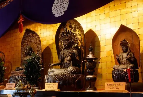 白山からの下山佛を祀る「林西寺」