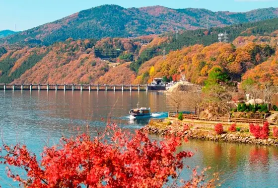 秋の恵那峡