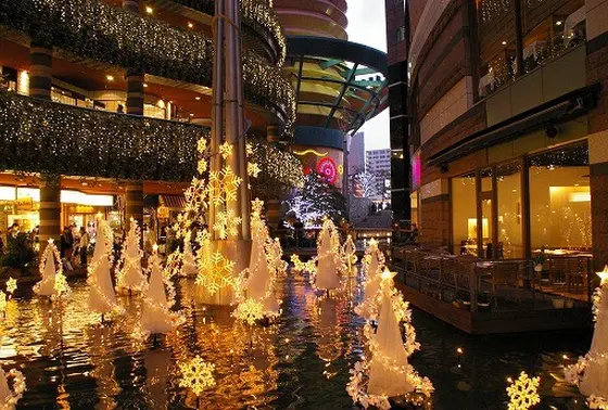 キャナルシティの夜