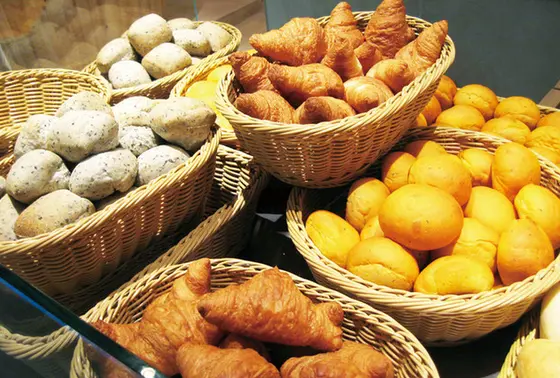 種類豊富なパンビュッフェ♡