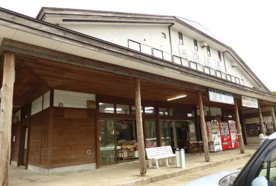 銅像茶屋