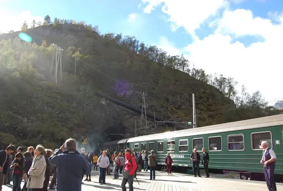 列車は一時停車