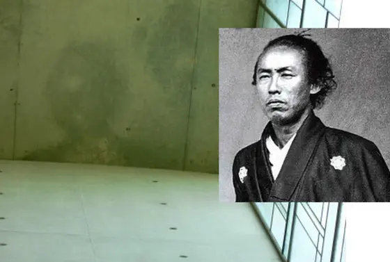 天井に龍馬の染み？