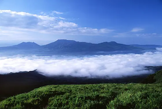 雲海と涅槃像