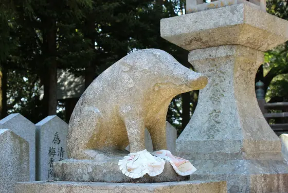 千光寺には狛犬ならぬ狛猪が！