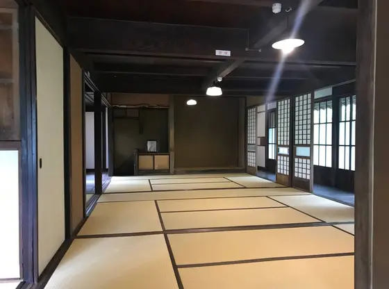 井上靖の名を学校の教科書ぐらいでしか目にしたことのない方へのシンプルな履歴紹介