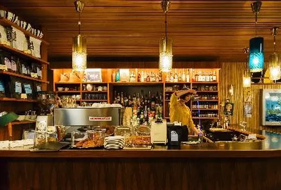 夜7時からはお酒も飲めます。