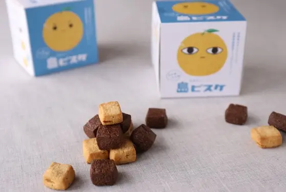 箱の中には2種類のビスケットが入っている