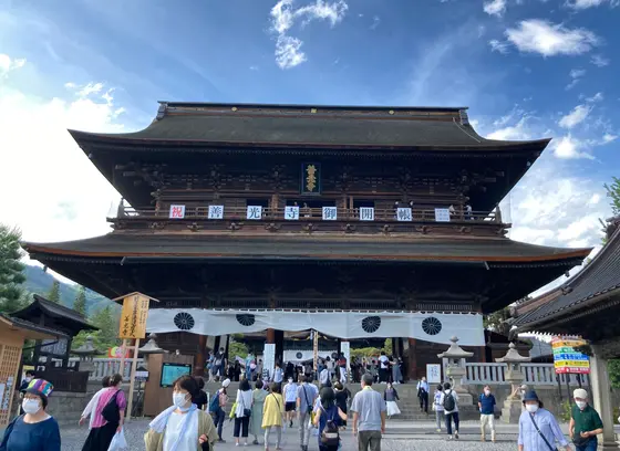 山門！いよいよ本堂に近づいてきました