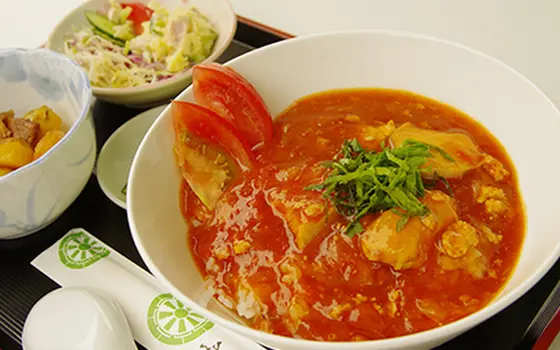 中津川グルメ「鶏トマ丼」