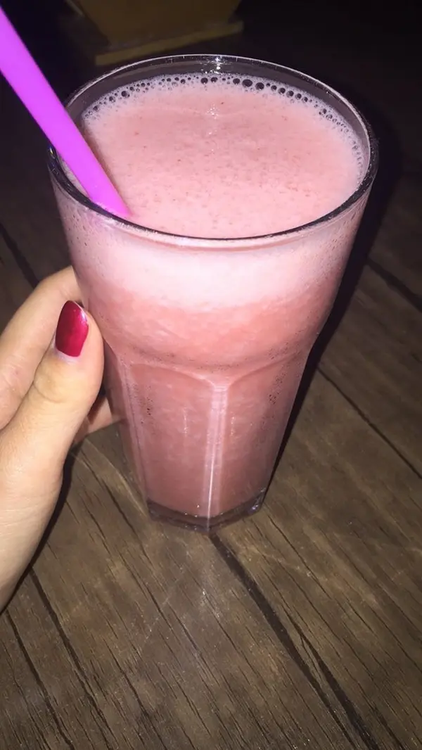 ストロベリーマッコリカクテル