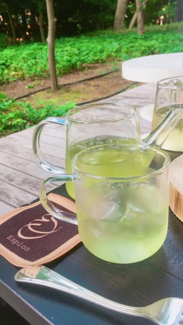 アイスのドリンクもポットでたっぷり。レモングラス×煎茶