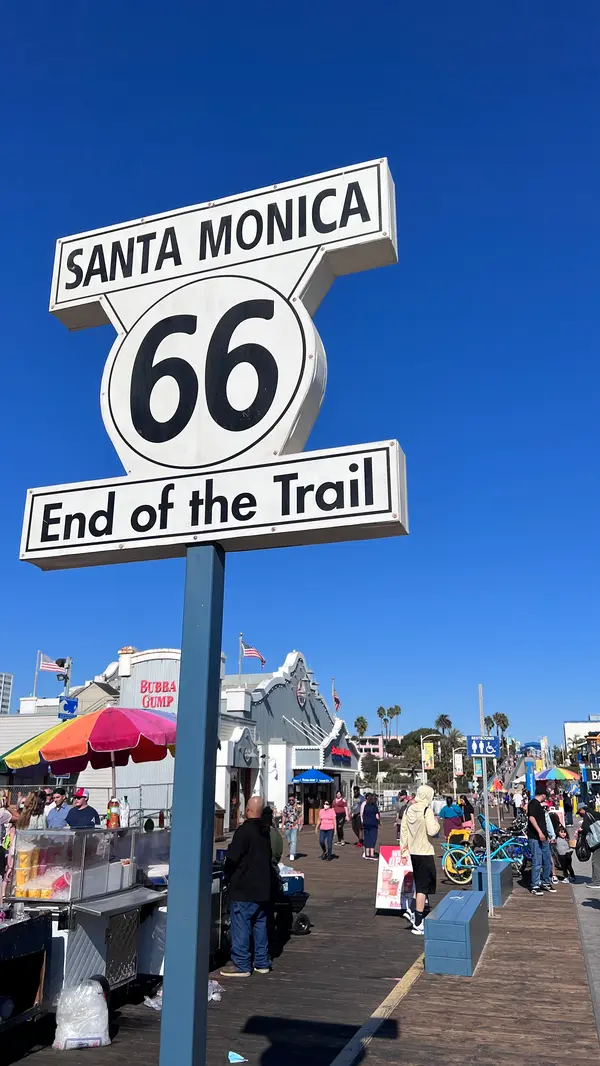 ルート66終着点の看板