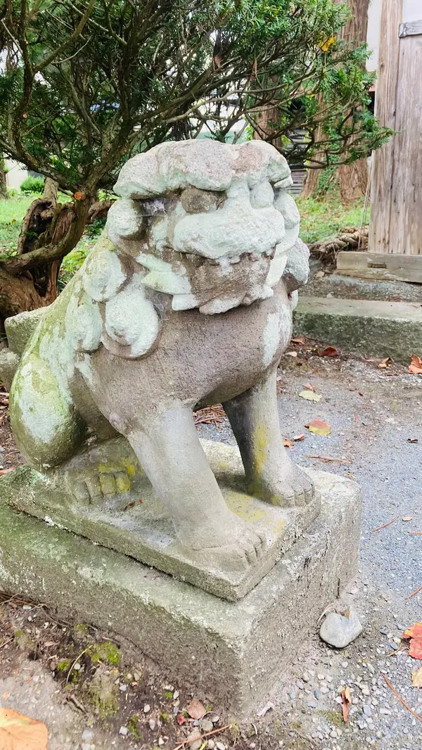 河童狛犬。頭にお皿がついてます♪