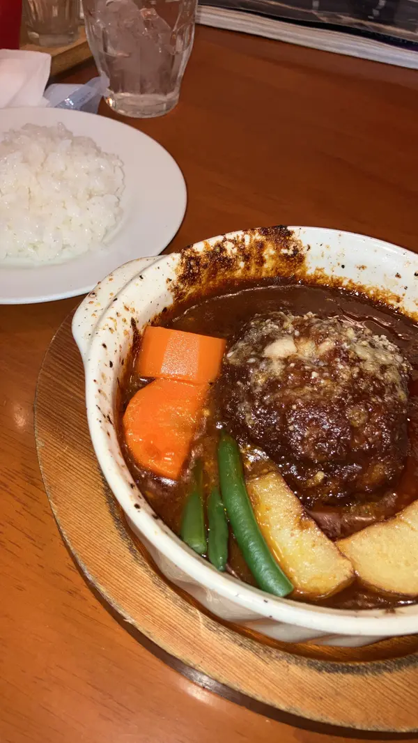 煮込みハンバーグ